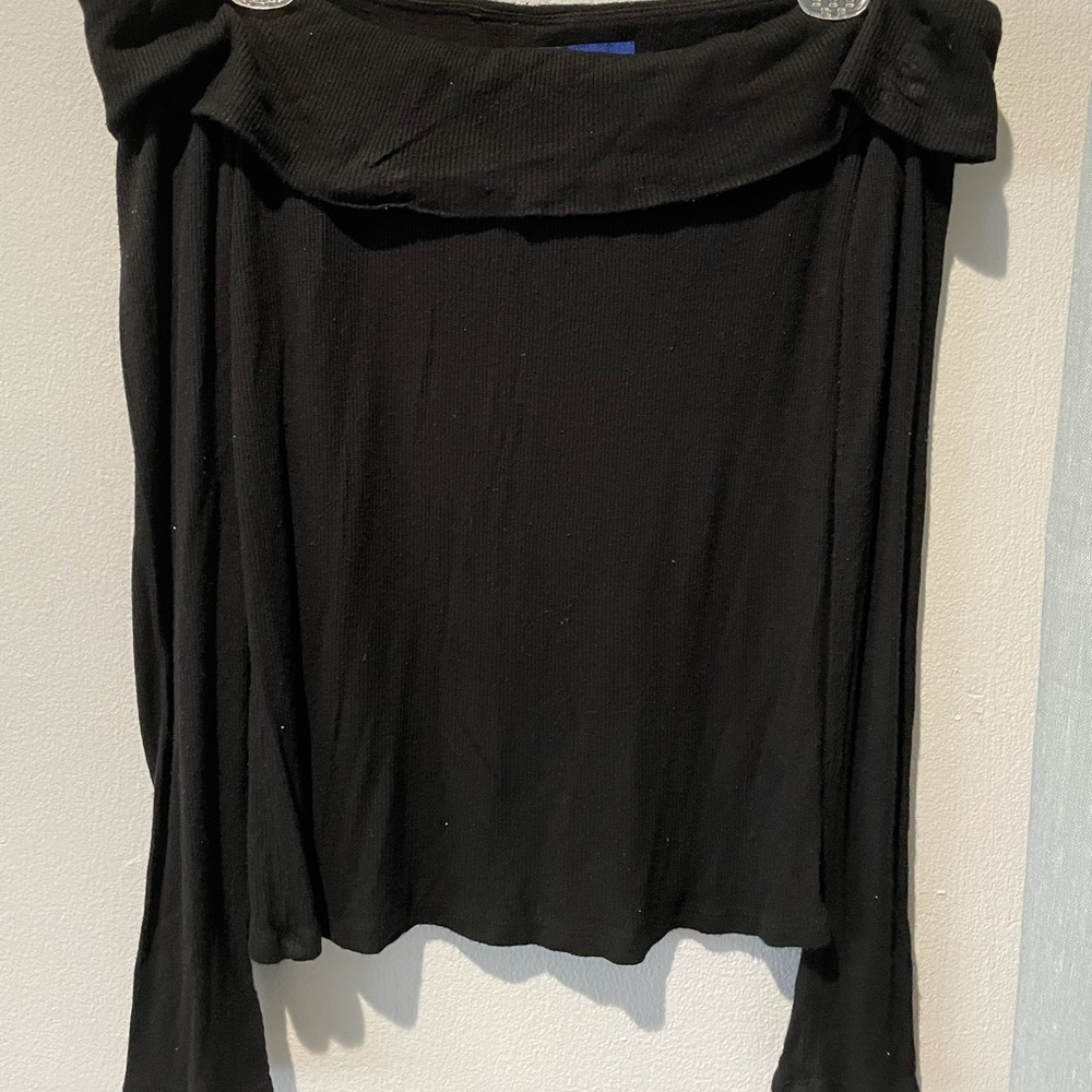 Off the shoulder long sleeve top